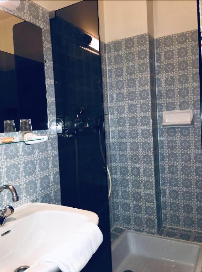 Hotel Moderne Тур Екстер'єр фото