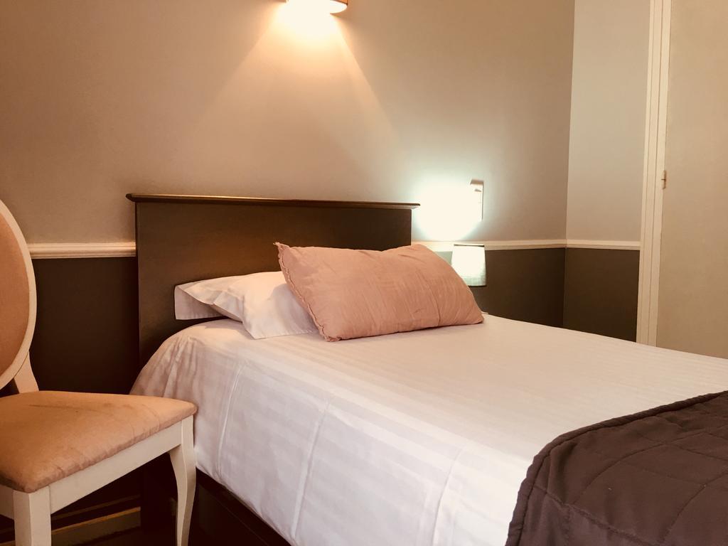 Hotel Moderne Тур Екстер'єр фото